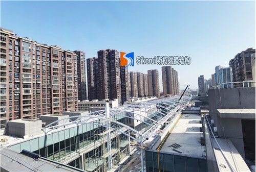 娄底商业街膜结构 钢结构部分接近尾声