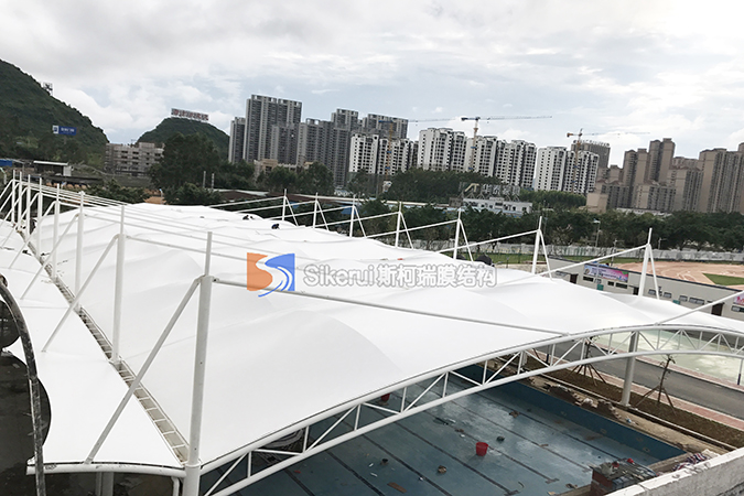 广西柳州一中游泳馆膜结构