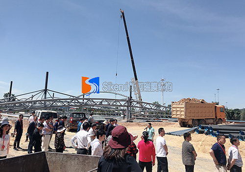 云南曲靖交易市场膜结构施工进行中